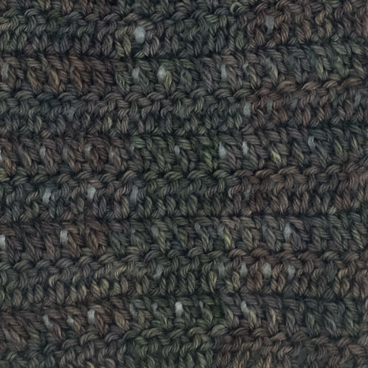 The Black Cat -- Brontë Base (Yak/Silk DK)
