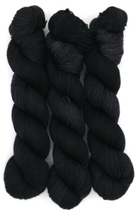 PREORDERS - Shelley Base (Nonsuperwash U.S. Merino/Rambouillet, Light Worsted Weight)