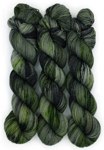 PREORDERS - Shelley Base (Nonsuperwash U.S. Merino/Rambouillet, Light Worsted Weight)