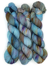 Load image into Gallery viewer, Vasilisa -- Solnit Base (Sock)
