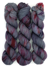 Load image into Gallery viewer, Ellenore -- Solnit Base (Sock)
