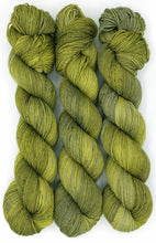 Load image into Gallery viewer, PREORDERS - Shelley Base (Nonsuperwash U.S. Merino/Rambouillet, Light Worsted Weight)
