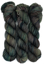 Load image into Gallery viewer, Lord Ruthven -- Zilpha Base (Worsted)
