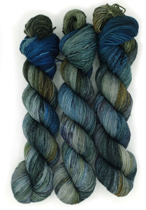 PREORDERS - Shelley Base (Nonsuperwash U.S. Merino/Rambouillet, Light Worsted Weight)
