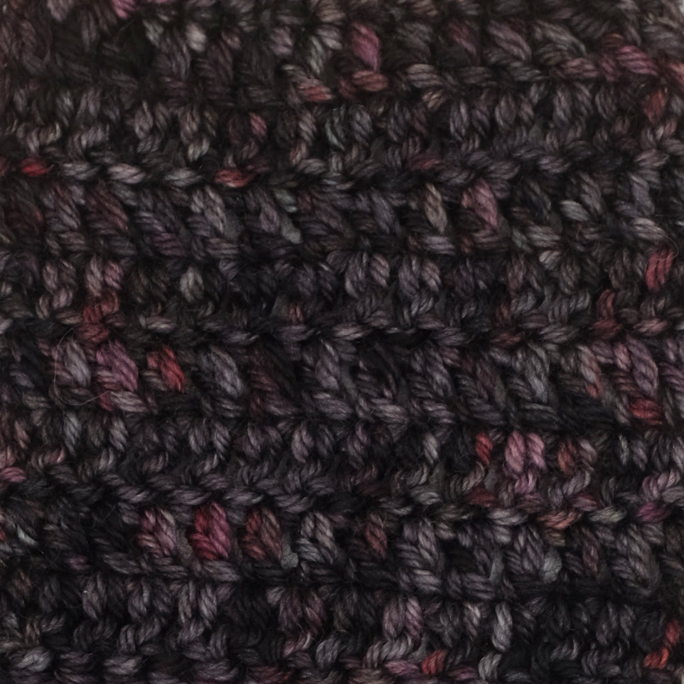 Dracula  -- Brontë Base (Yak/Silk DK)