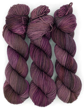 Load image into Gallery viewer, Wraith Tea no. 56 -- Shelley Base (NSW Worsted)
