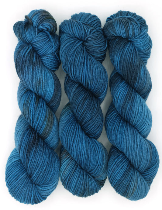 Cultish -- Shelley Base (NSW Worsted)